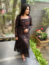 Floral antique brasso print dress in black