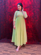 Liril green centre pleated dress