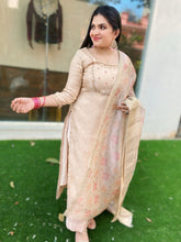 Rose gold pure Banarasi broquet suit combo with floral handwork