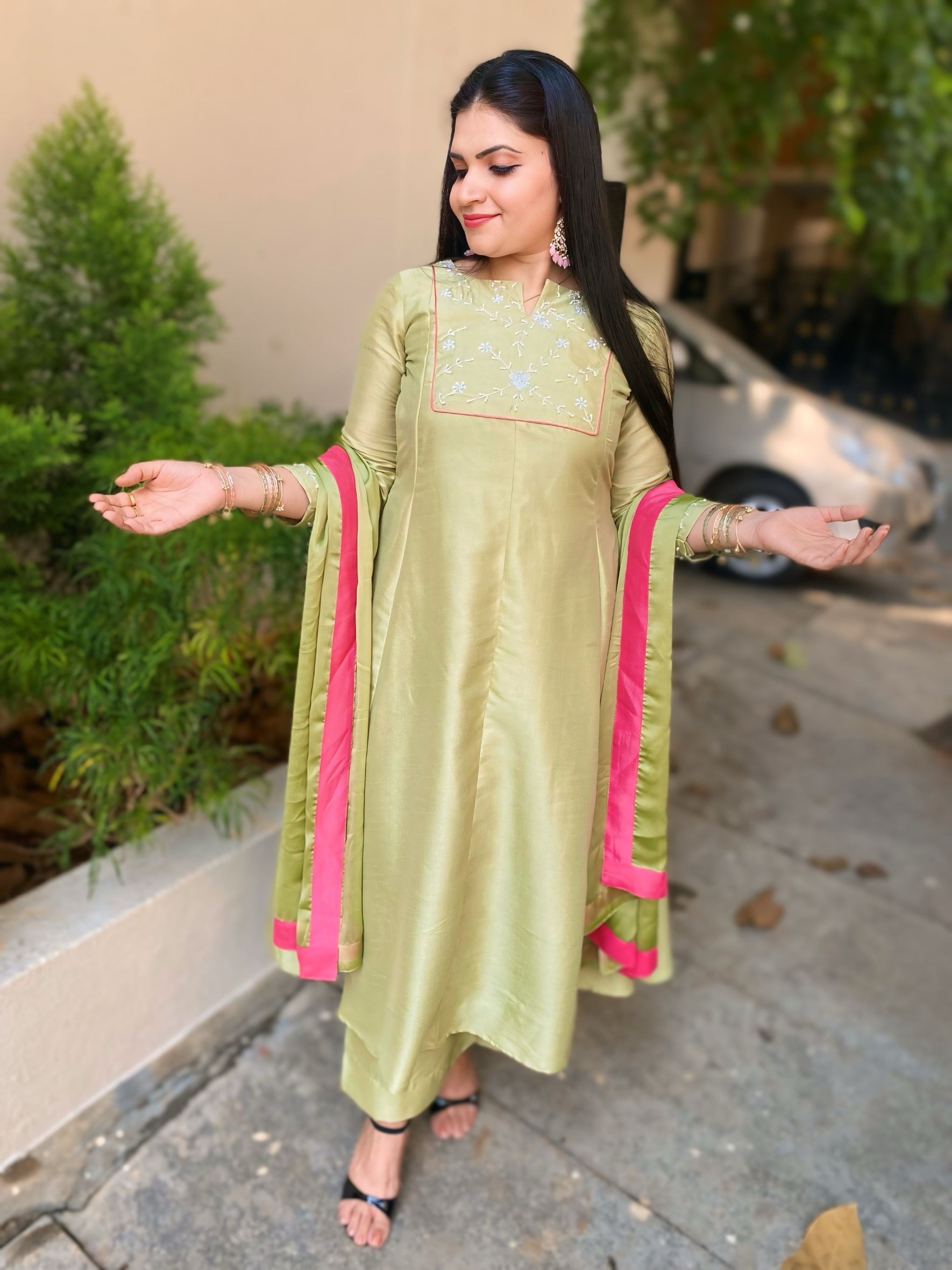 Off white chanderi cotton dress with big Orange Lily print – Angelic Weaves